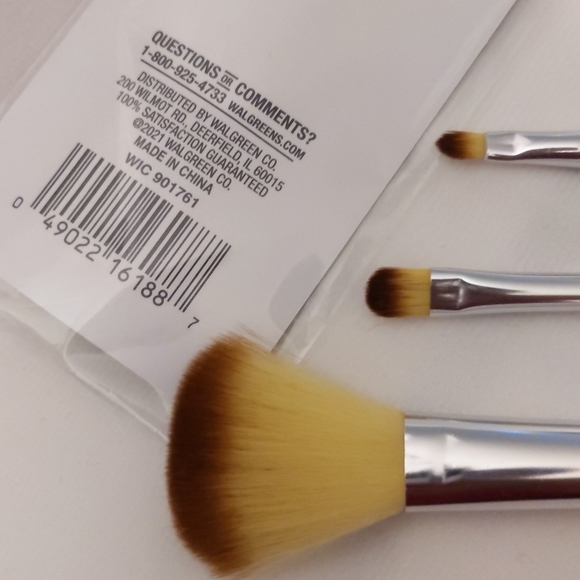 Premium Green Makeup Gift Set - Picture 3 of 9